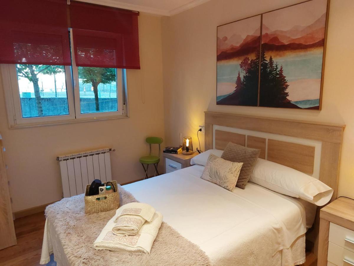 Apartamento Vieiro Con Plaza Garaje Gratis ซานติอาโก เด กอมโปสเตลา ภายนอก รูปภาพ